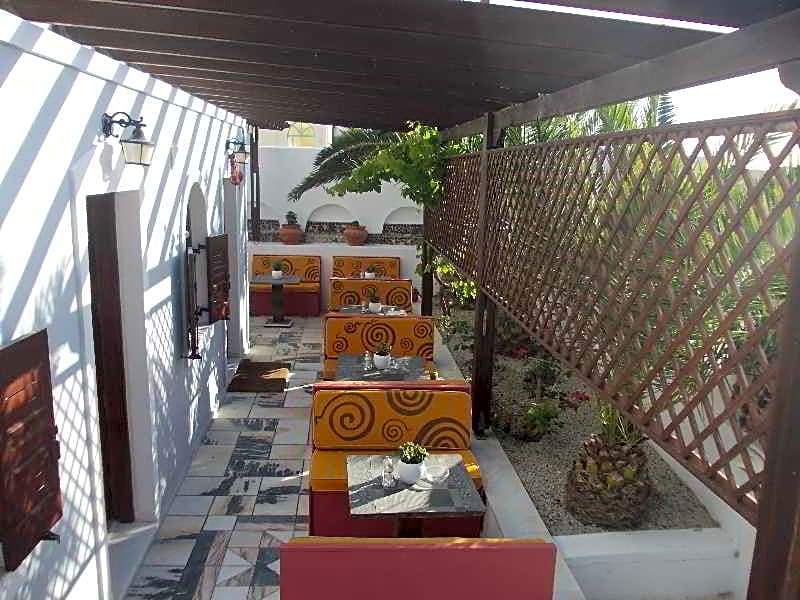 Aparthotel Black Sand