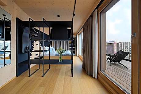 Large Studio with Kitchenette and Terrace