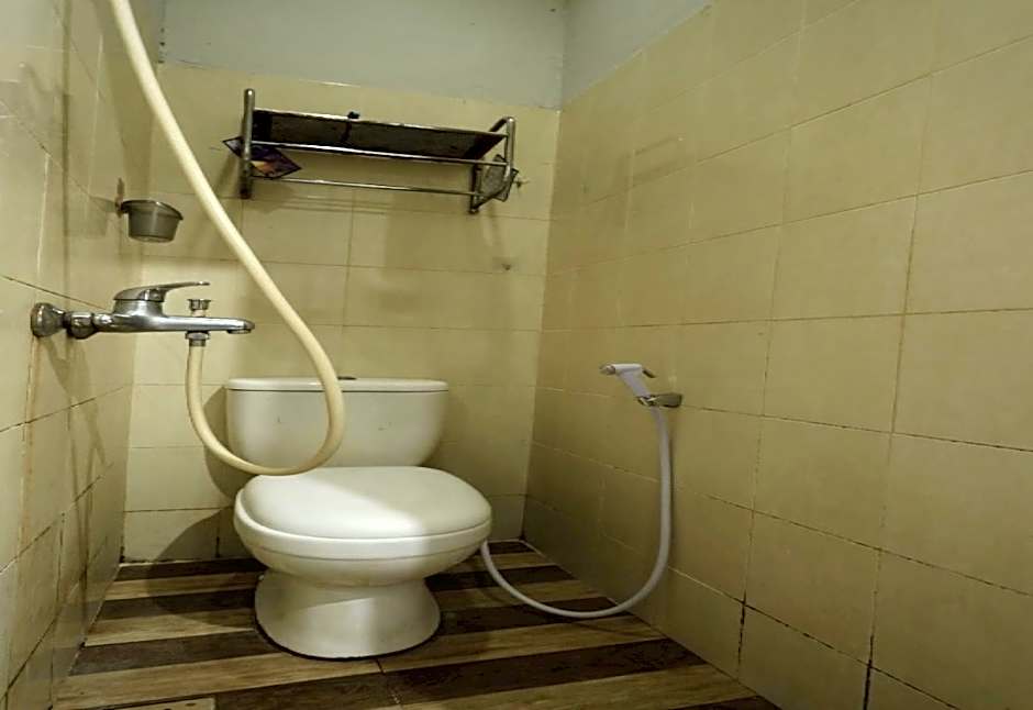 SPOT ON 93276 Fendi 2 Homestay SyariahNearPelabuhan Feri Batam Centre