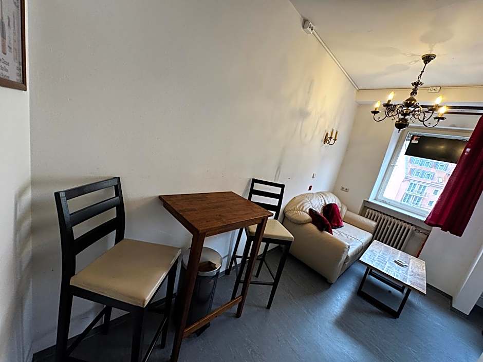 Femina - direkt im Rotlichtviertel