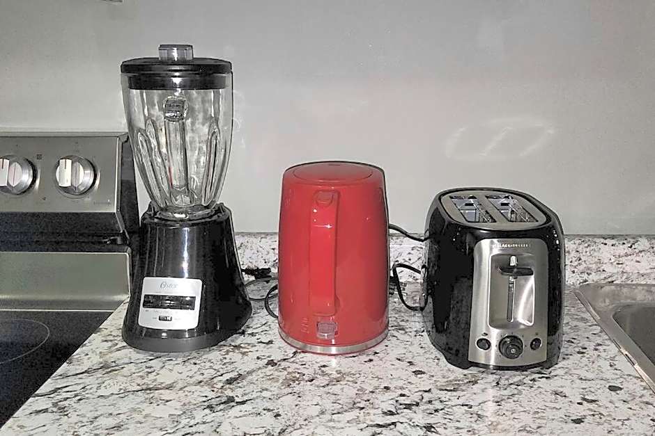 QUIET & COZY MODERN SUITE CLOSE TO RCMP