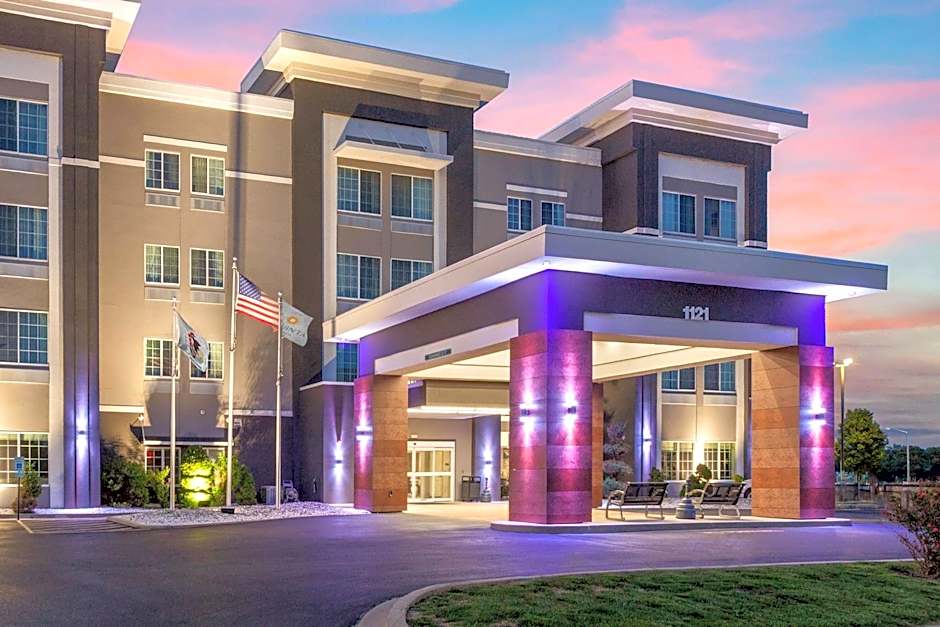 La Quinta Inn & Suites by Wyndham Springfield