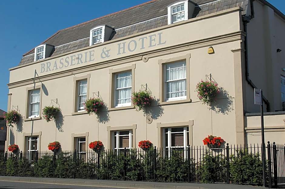 Le Bouchon Brasserie & Hotel