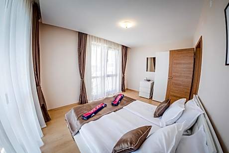 Two-Bedroom Apartment with Balcony (6 Adults )