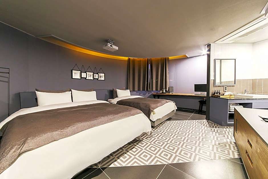 Changwon Brown-dot Hotel Myeongseo