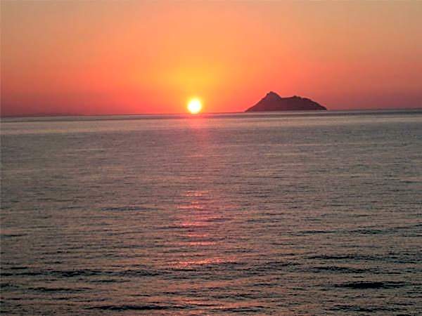 Alexander Beach Hotel