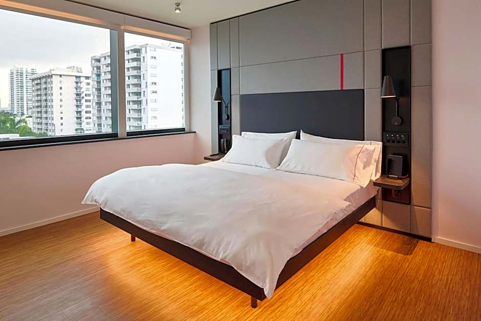 Photo 1 of 6 of 1 King Bed, Accessible