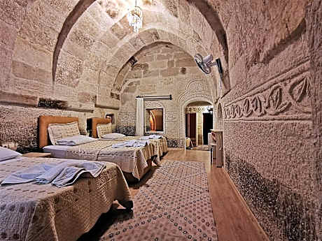 Deluxe Family Room for 4 People