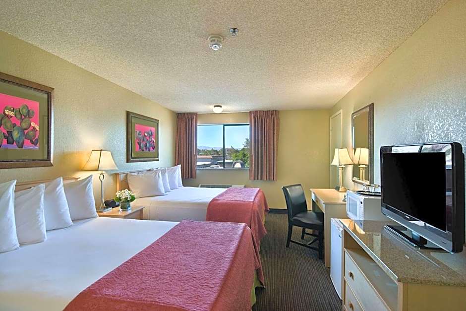 Oxnard Inn Lancaster