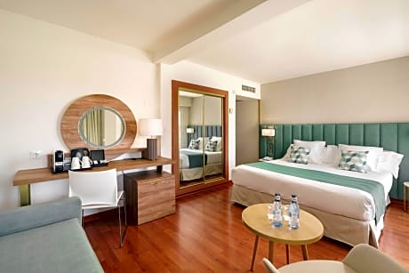 My Favorite Club Junior Suite 1 King Bed