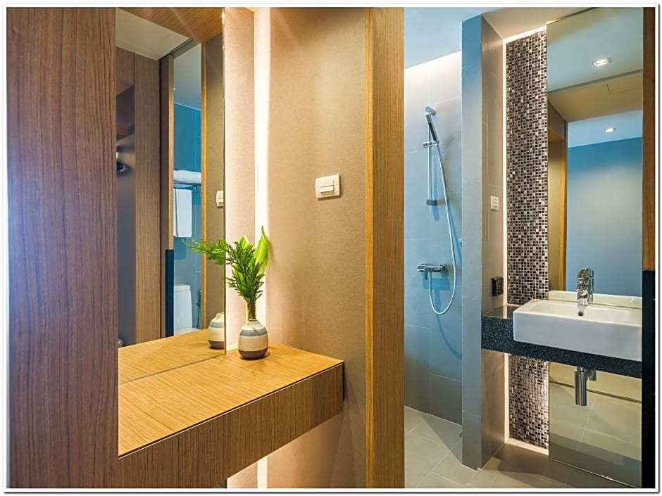 Sea Me Spring Tree Hotel