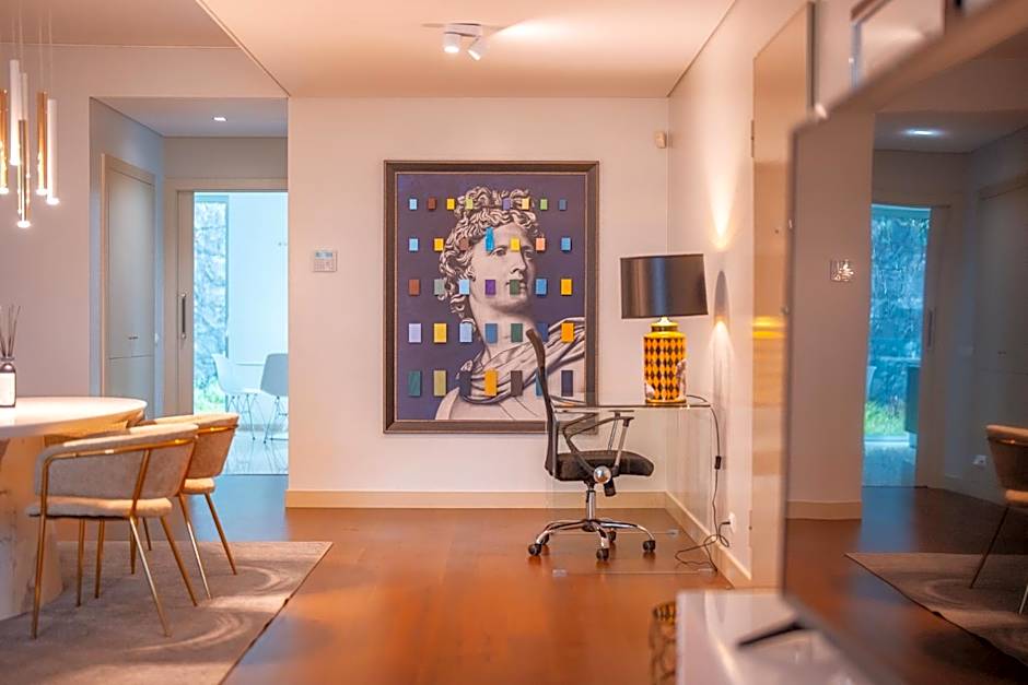 Suite BK - 3 Pools - Gym - AC - Huge Balcony