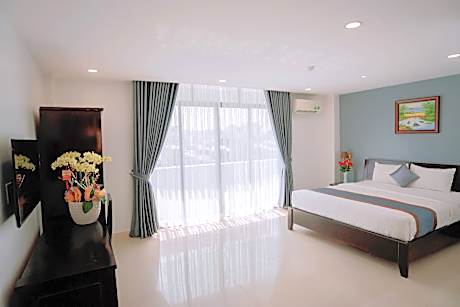 Deluxe River View Double Room