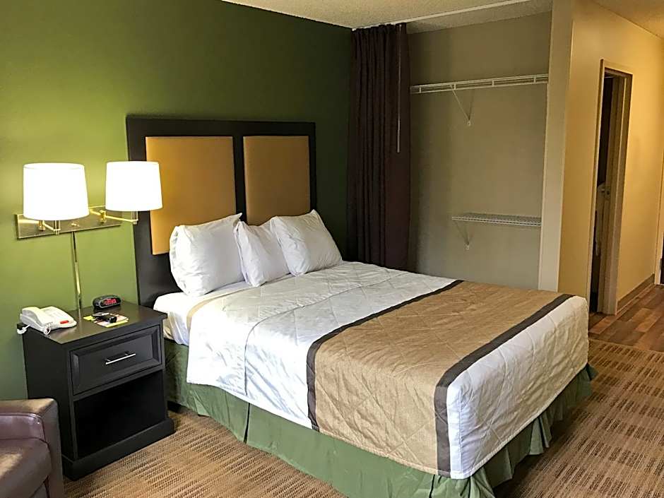 Extended Stay America Select Suites - Detroit - Farmington Hills