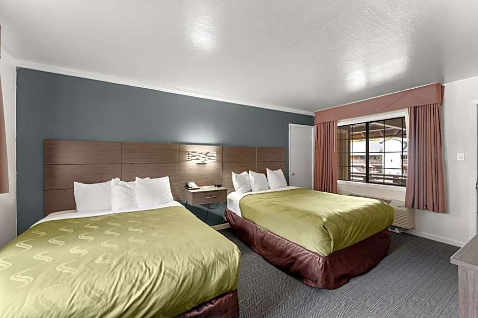 Econo Lodge Inn & Suites Heavenly Village Area