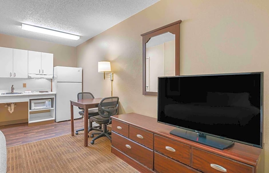 Extended Stay America Select Suites - Tampa - Brandon