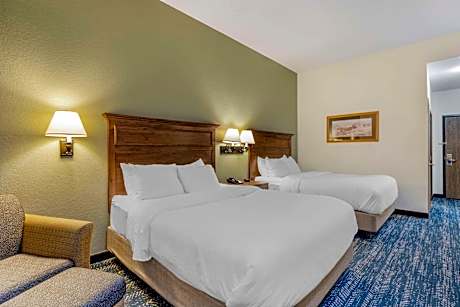 2 Queen Beds, Efficiency, Suite, Nonsmoking, Accessible