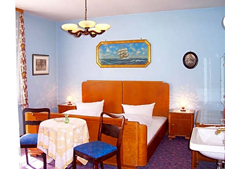 Double Room with Shared Bathroom