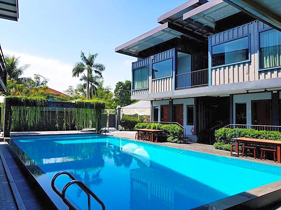 Kluang Container Hotel