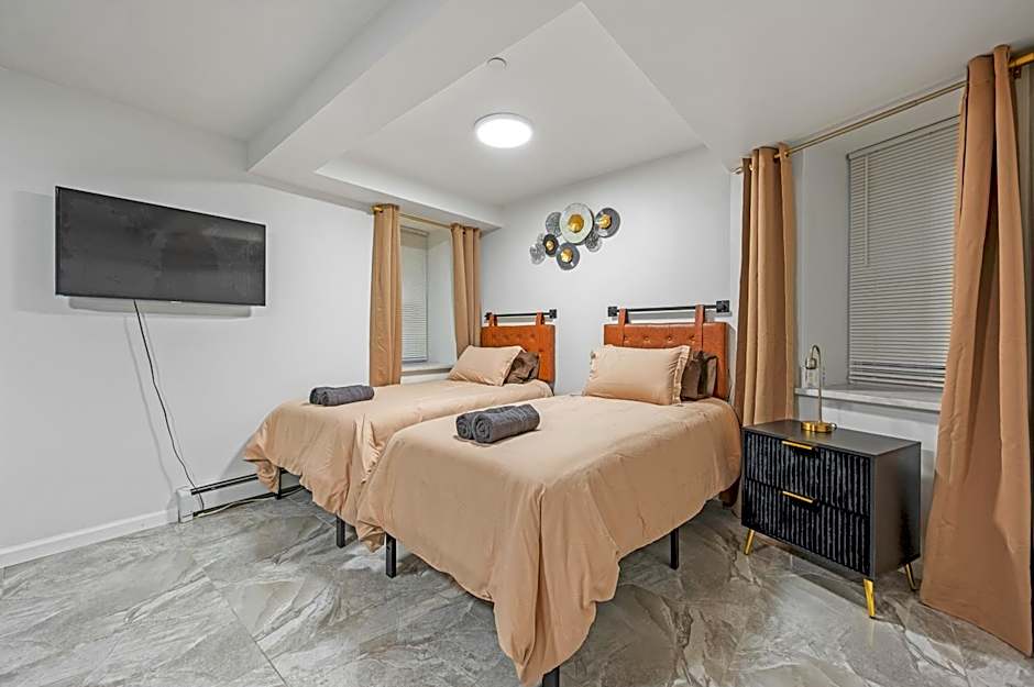 Upper East Side Luxury 3BR 2B 1700 square feet