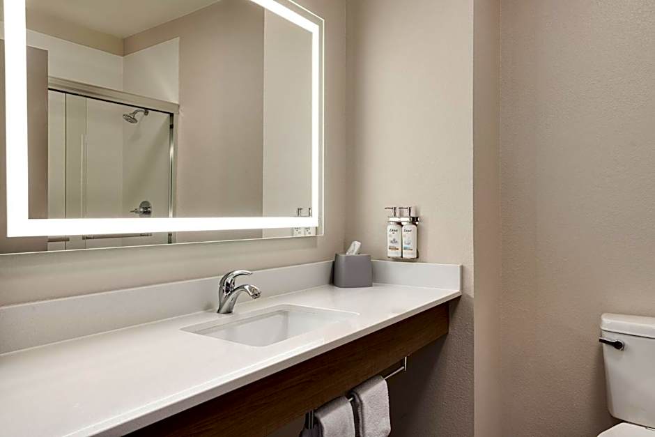 Holiday Inn Express Hotel and Suites Forrest City By IHG