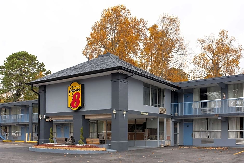 Super 8 by Wyndham Black Mountain