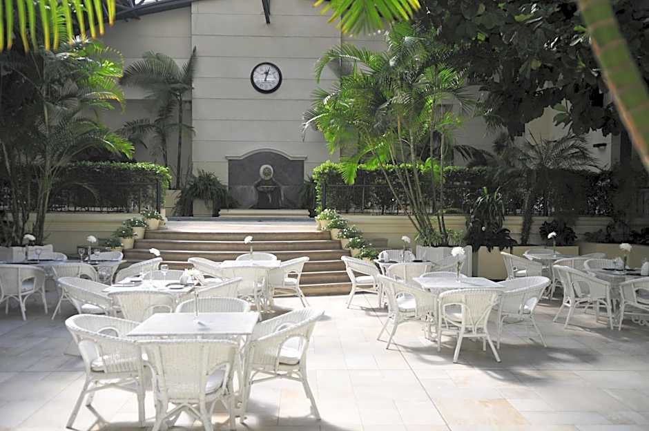 Loi Suites Recoleta Hotel