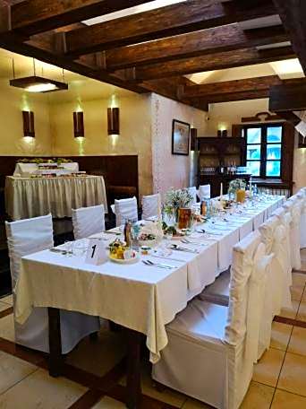 Kompleks rekreacyjno- hotelowo-wypoczynkowy FIRLEJOWE SIOŁO