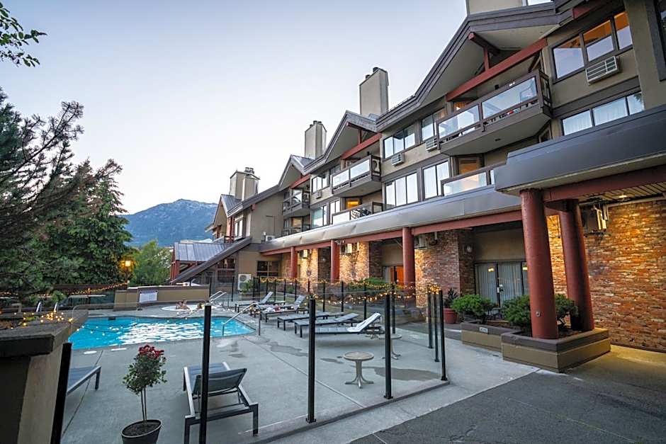 Whistler Village Inn & Suites