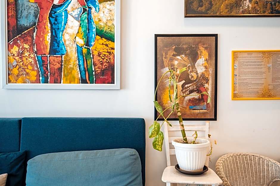 Central 4 Bedroom 154m2 Apartment with terrace