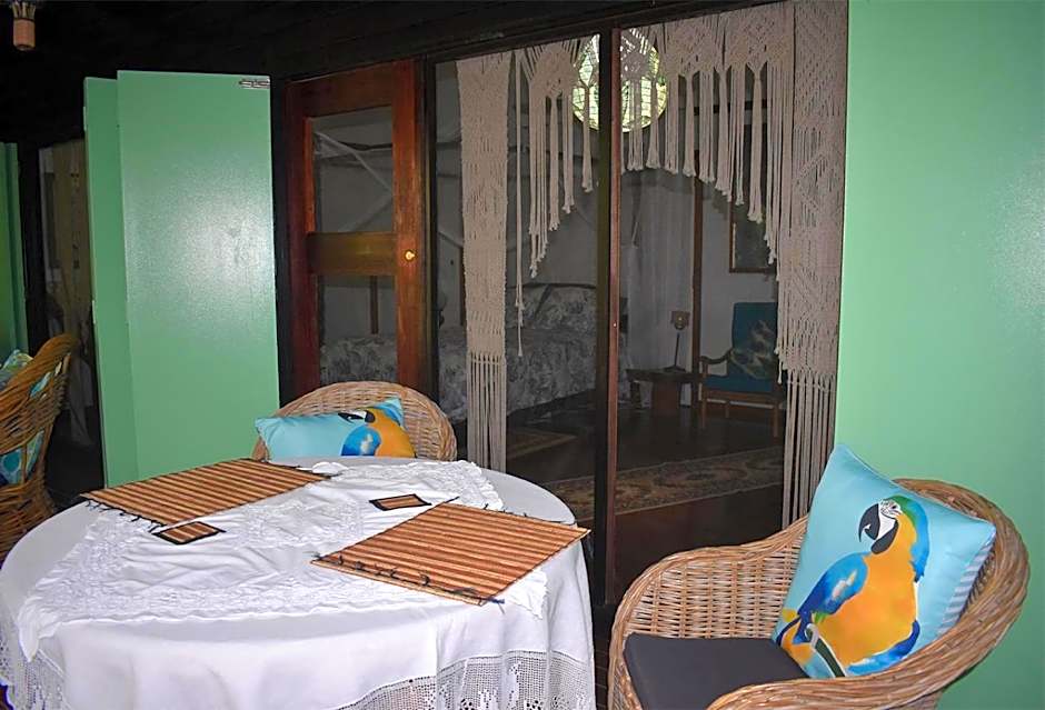 Oskar's Rain Forest Retreat