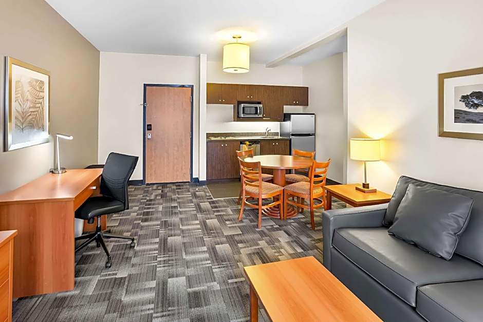 Best Western Thompson Hotel & Suites