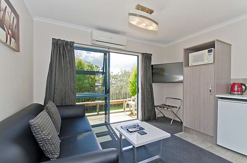 Matakana Motel