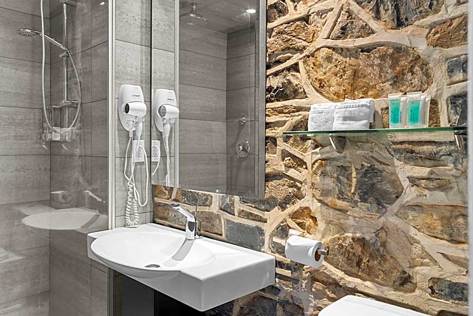 Auberge Place d'Armes - Par Aneyro