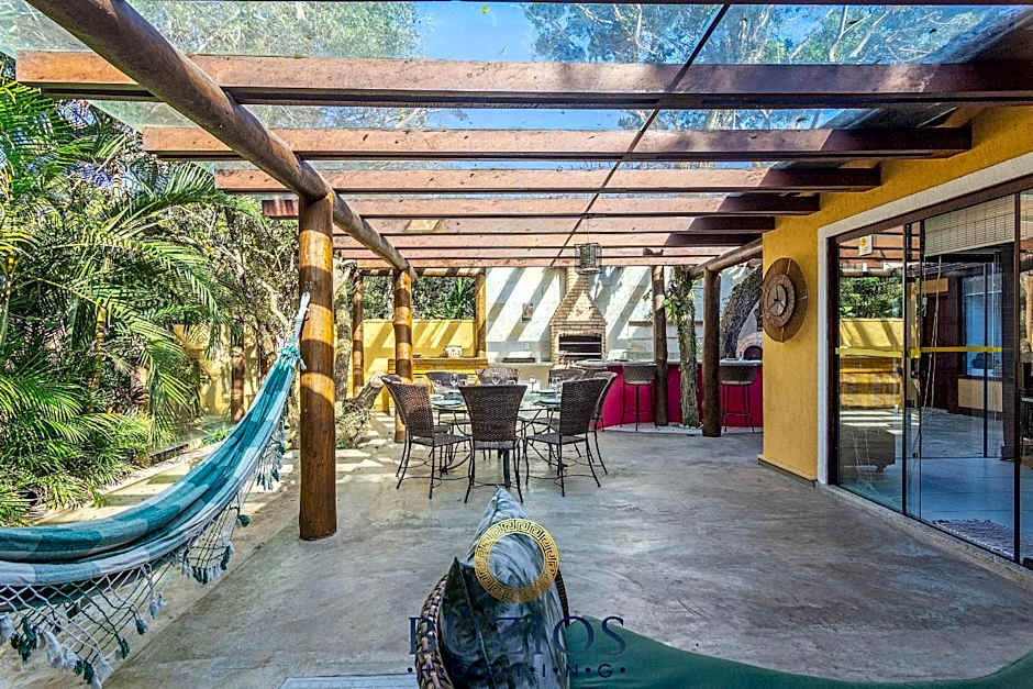 200 Metros da praia, Casa ampla com 4 suítes! BZ55