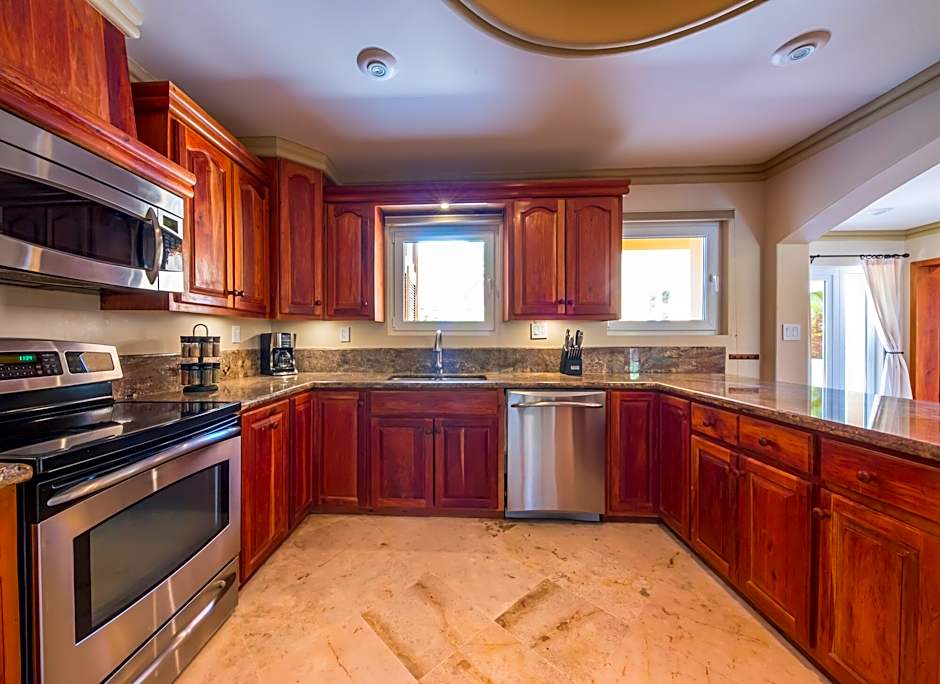 Belizean Cove Estates