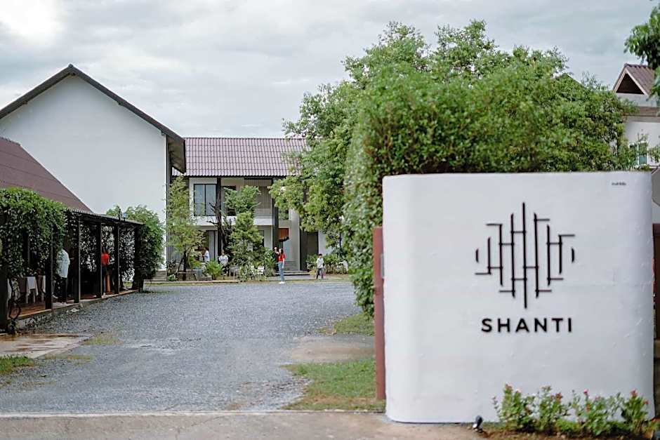 Shanti-Retreat Hotel