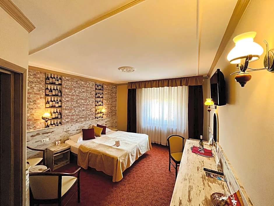 Hotel Korona Wellness, Rendezvény és Borszálloda