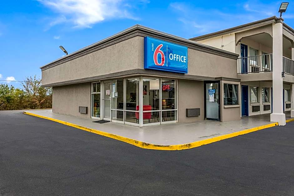 Motel 6-Tupelo, MS - Downtown