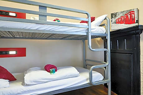 Private Room with 2-Bunk Beds and External Shared Bathroom