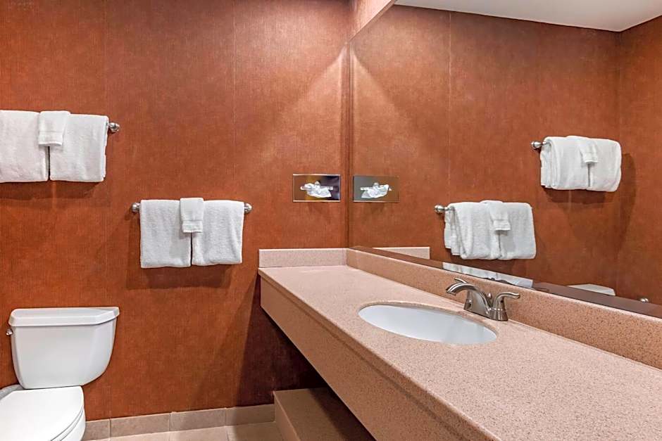 Mountain Edge Suites at Sunapee, an Ascend Collection Hotel