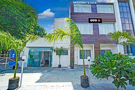 OYO Hotel Skylight Stays