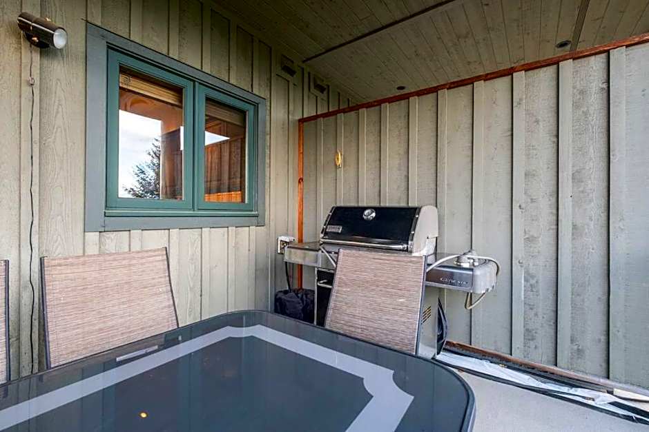 Taluswood Ridge by Outpost Whistler