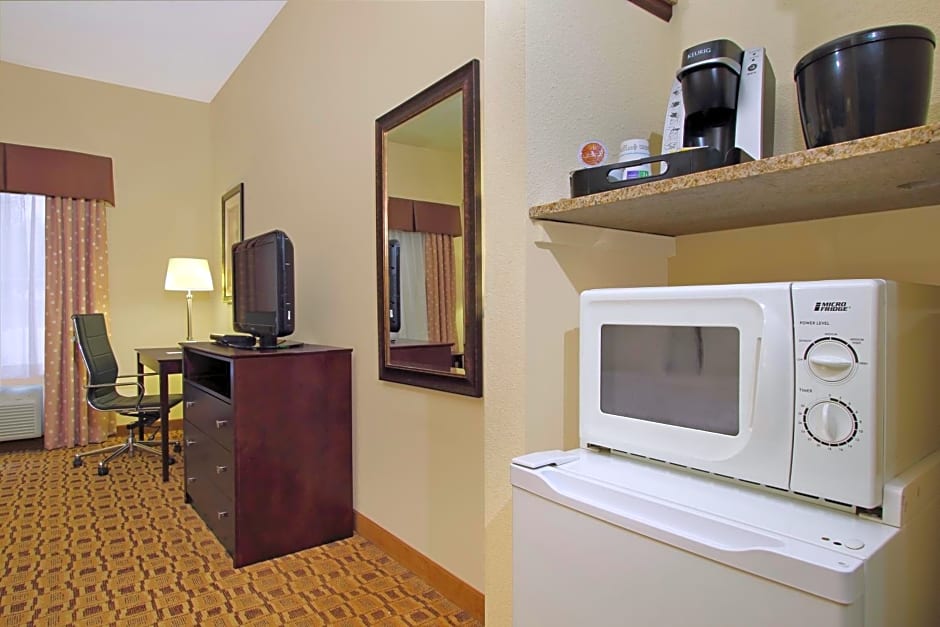 Holiday Inn Express Boonville