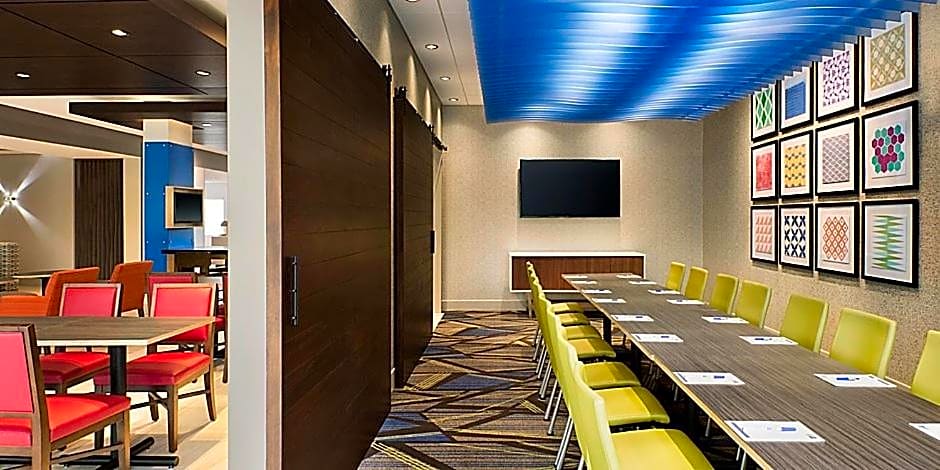 Holiday Inn Express & Suites Columbus East - Heath By IHG