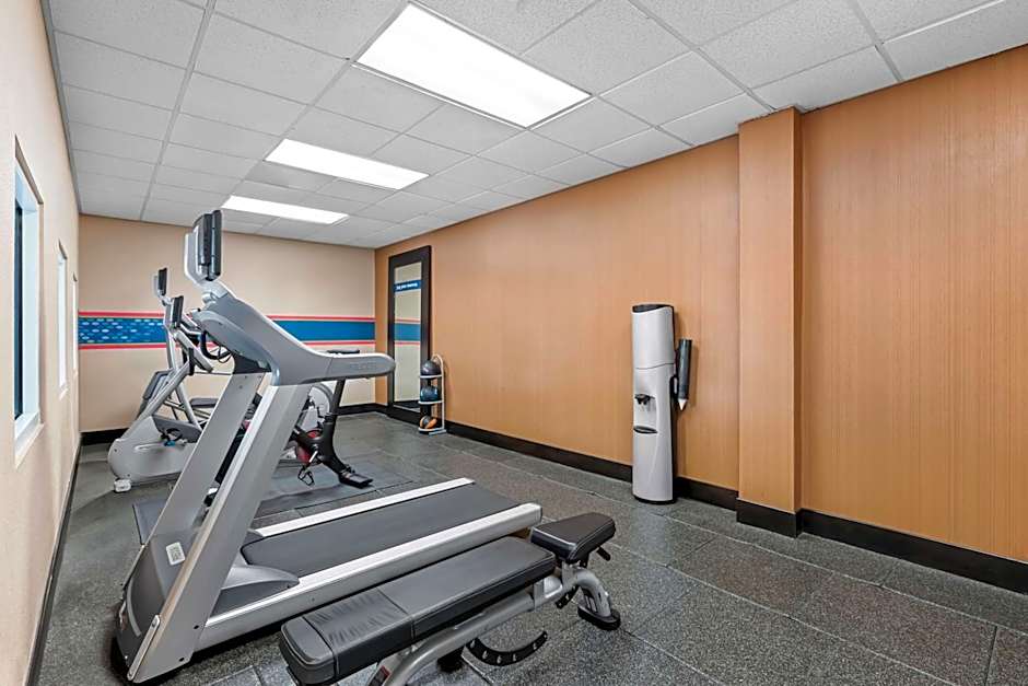 Hampton Inn By Hilton & Suites Charlotte-Airport