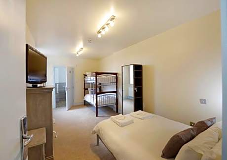 Deluxe Family Room with Private Bathroom