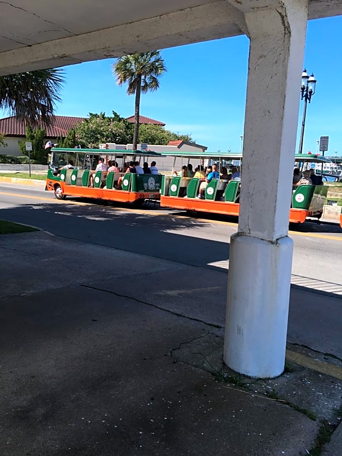 Historic Waterfront Marion Motor Lodge in downtown St Augustine