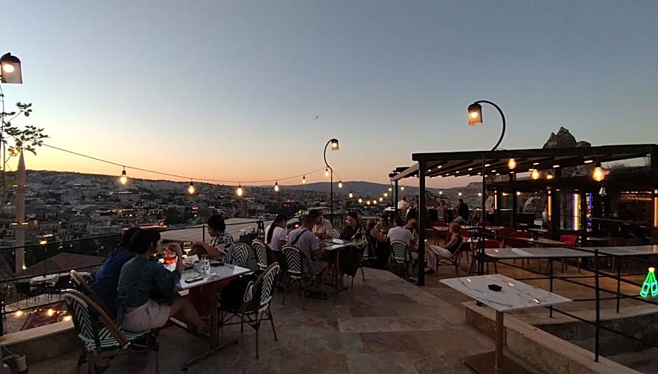 Elegance Cave Suites