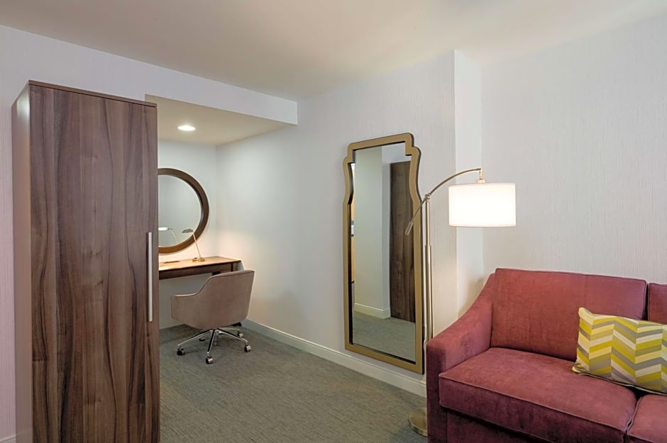 Hampton Inn By Hilton Manhattan - Times Square South - Newly Renovated